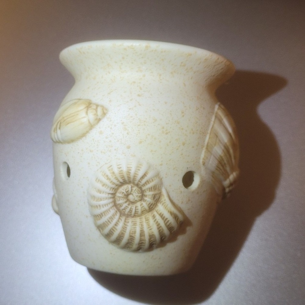 Scentsy Seashells Beach Themed‎ Wall Plug-in Wax Warmer Night Light